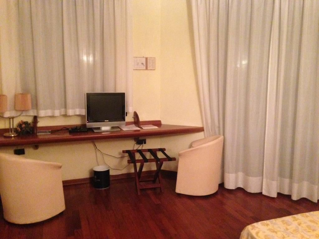 Hotel Sirenella Mele Room photo