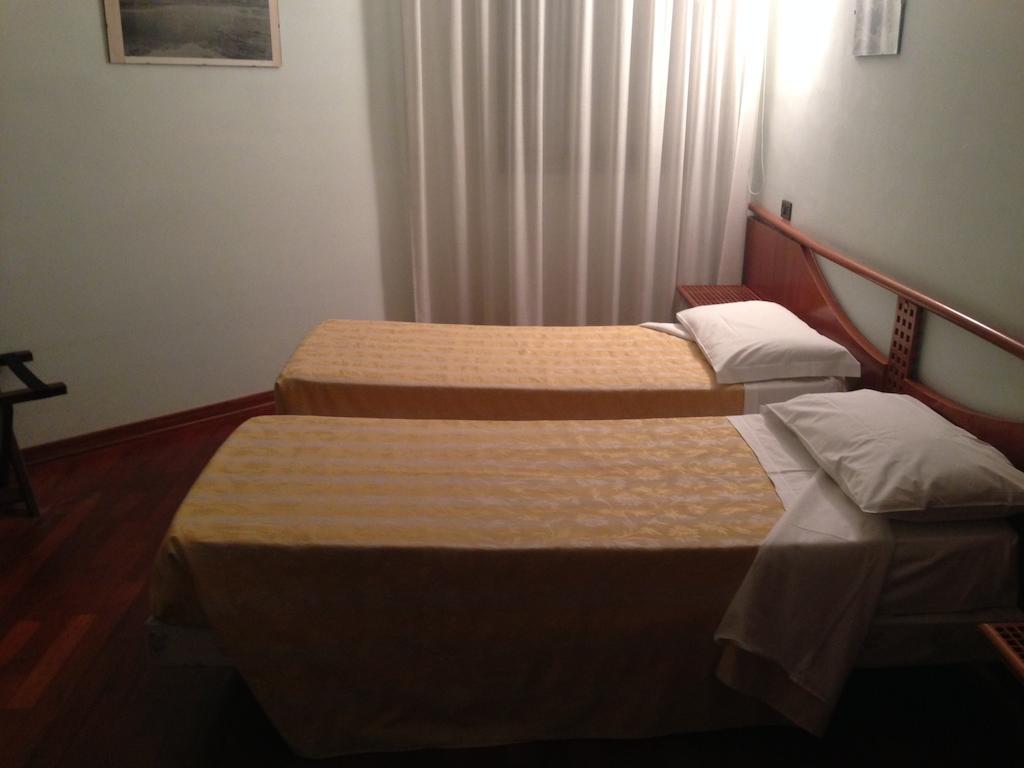 Hotel Sirenella Mele Room photo